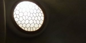 カサバトリョの窓